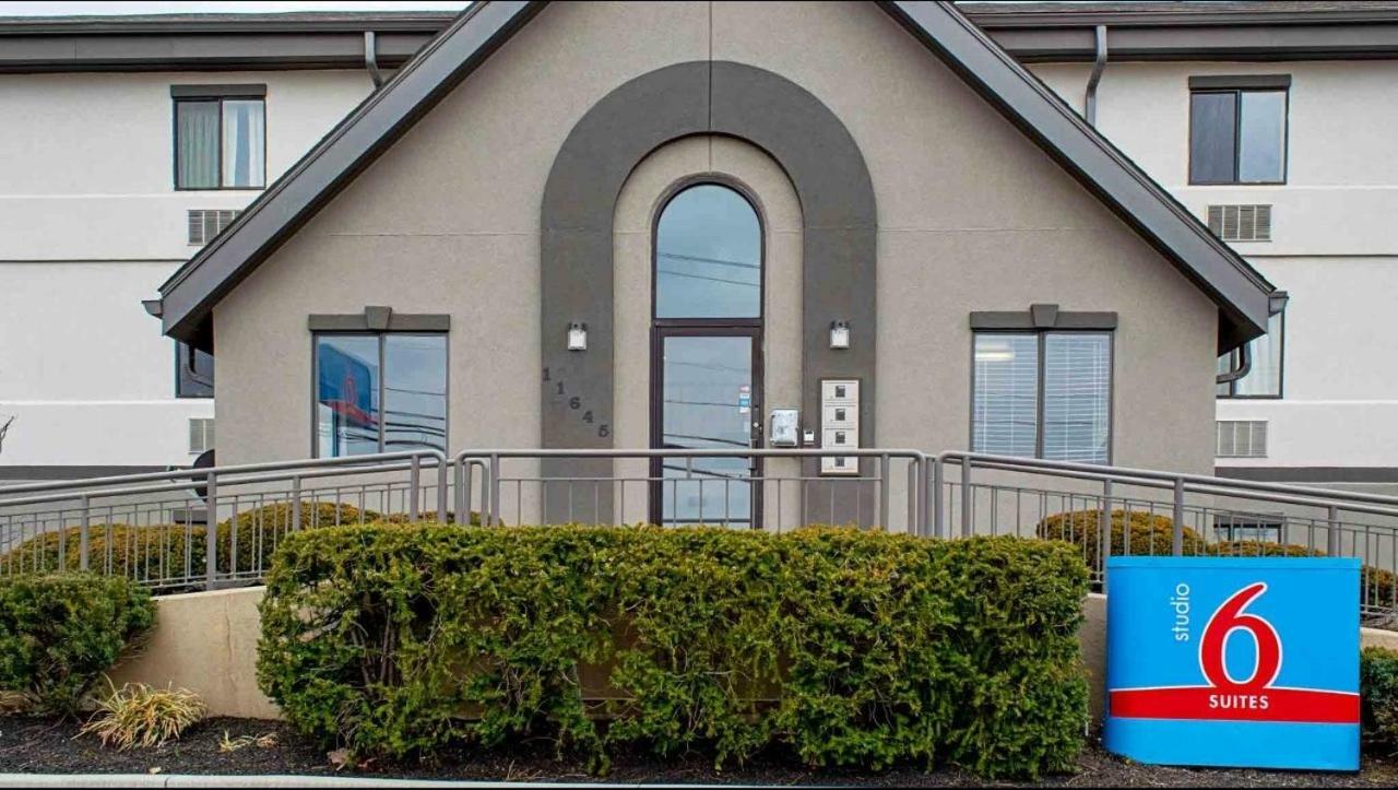 Welcome Suites Springdale Exterior photo